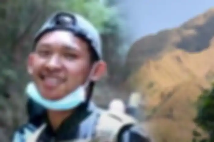 Gunung Piramid yang didaki oleh Thoriq 