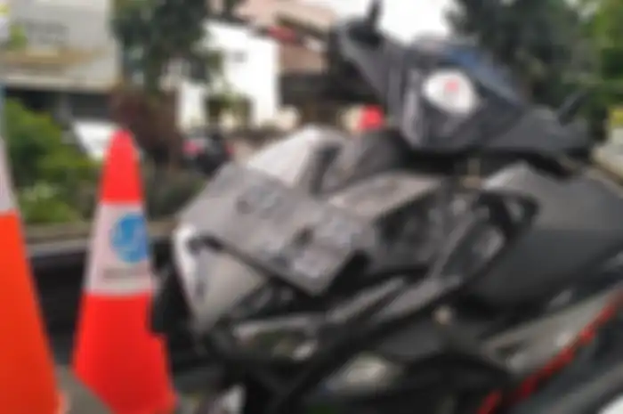 Yamaha Aerox beserta pengendaranya diamankan karena menggunakan sirine 