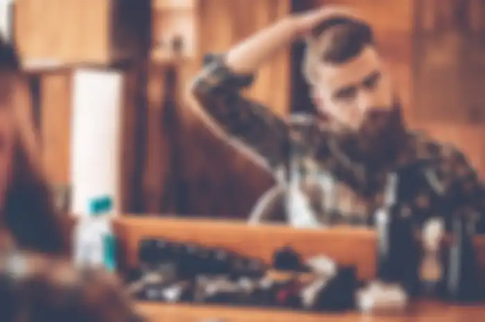 Ilustrasi gaya rambut menggunakan pomade