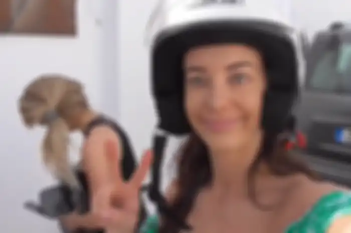 Emily Hartridge Youtuber sekaligus presenter