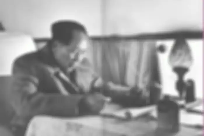 Mao Zedong memimpin Tiongkok dalam cengkeraman besi, selama masa pemerintahannya, banyak terjadi peristiwa brutal yang mengerikan.