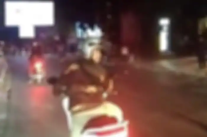 Pemotor di sekitar Rumah Mode panik karena ada dua geng motor tawuran