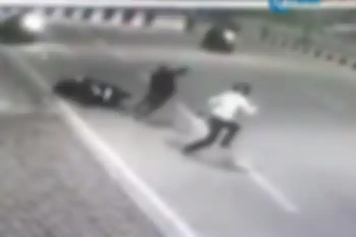 Aksi begal sadis terekam kamera CCTV