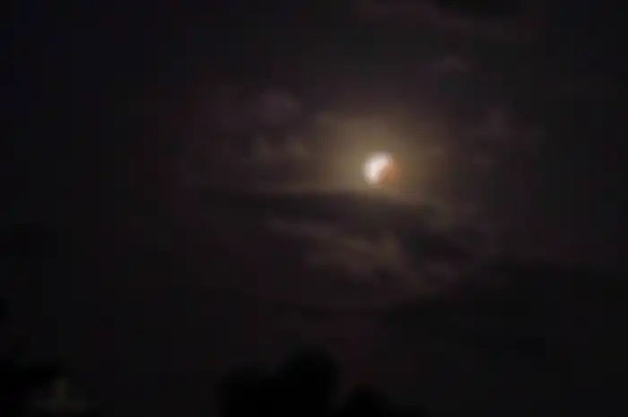 gerhana bulan parsial diambil oleh @punapibali dini hari tadi (17/7/19)