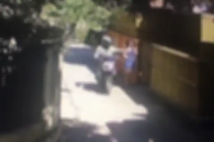 Begal payudara naik Yamaha NMAX sedang beraksi tertangkap CCVT