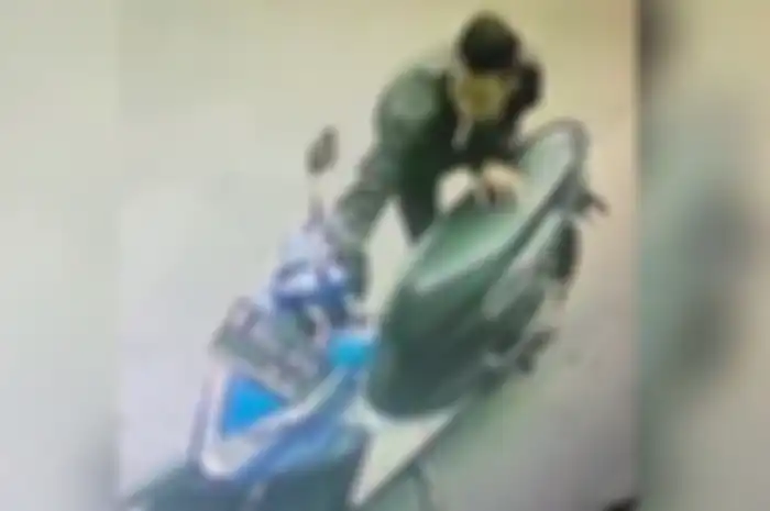 Maling motor di Ciputat, Tangsel pada Minggu (14/7/2019) kemarin.