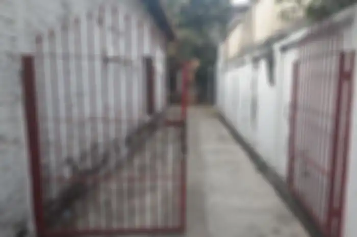 Depan rumah Ratna Sarumpaet