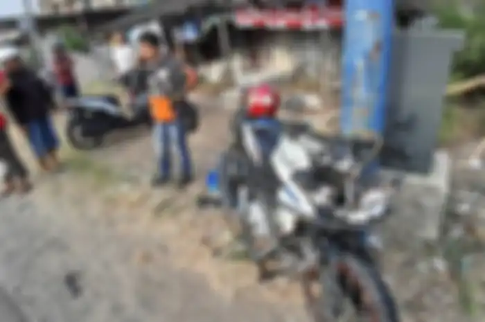 Yamaha V-Ixion hancur bagian depan usai tabrakan dengan Honda BeAT.