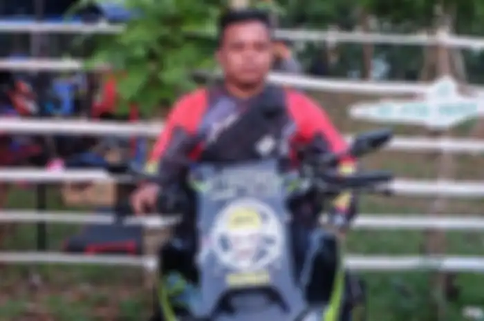 Muhammad Yusran, turing selama 10 hari untuk menghadiri Maxi Yamaha Day Puncak Tinambung Sulawesi.