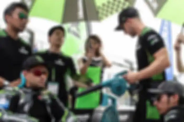 Kawasaki Racing Team bermaterikan pembalap kelas dunia tapi satu sama lain kompak melupakan status pembalap dan fokus dengan target tim