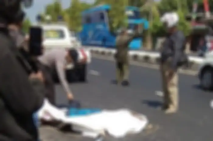 Pengendara Yamaha NMAX tutup usia usai menjadi korban tabrak lari di Jalan Raya Solo-Yogyakarta, Jateng pada Senin (29/7/2019).