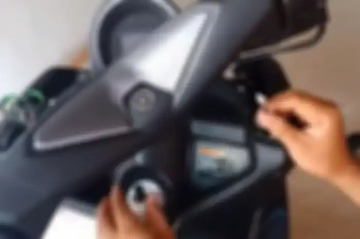Sensor pengaman dengan sentuhan tangan, Yamaha NMAX jadi aman saat di parkiran.