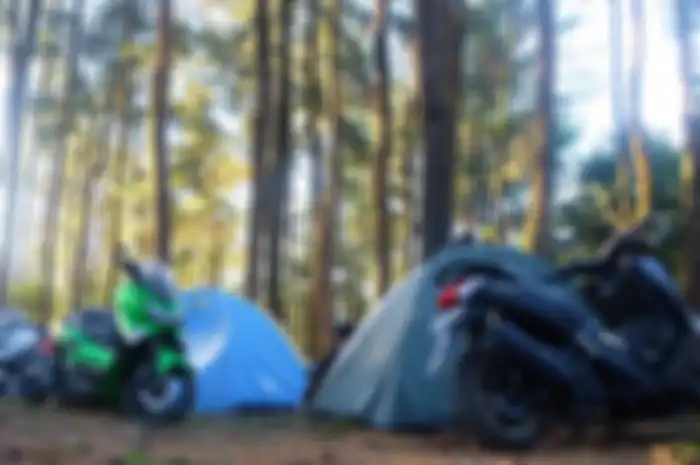 Para peserta camping di lokasi event Maxi Yamaha Day Puncak Tinambung Sulawesi