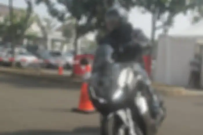 Test ride Honda ADV 150.
