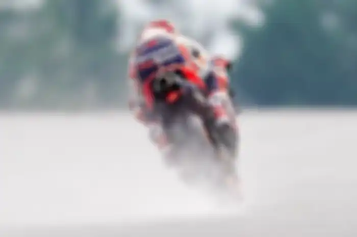 Marc Marquez berjaya di trek hujan