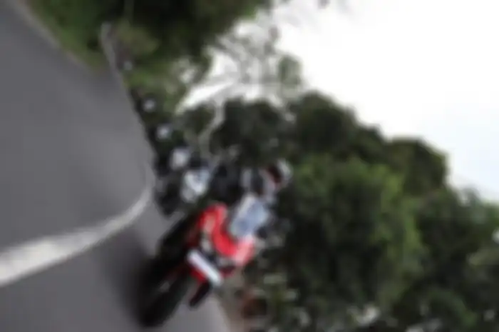 Para peserta menjelajah di event World Premiere Riding Experience Honda ADV150, Bali 2019.