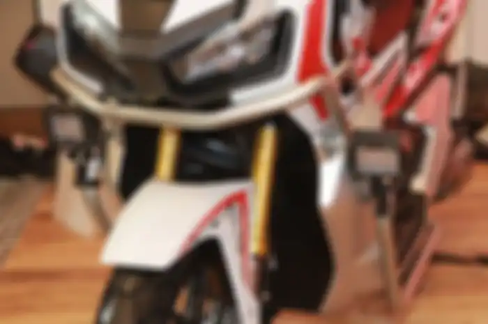 Pasang crash bar di Honda ADV150.