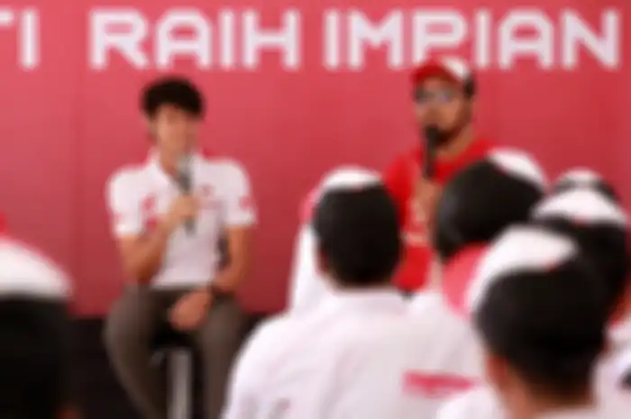 Irfan Ardiansyah berbagi pengalaman dan motivasi kepada peserta HDC Tour 2019 di SMK Muhammadiyah 3 Purwokerto (16/8). Irfan menggarisbawahi betapa pentingnya bakat dan semangat dalam balap sepeda motor untuk dituangkan dalam wadah yang positif.