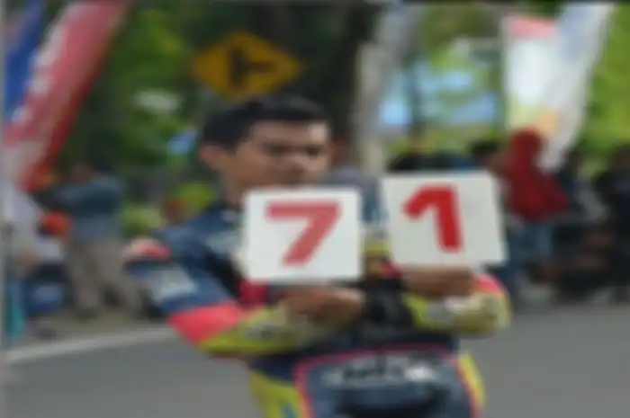 Dhandy Latif, pembalap asal Donggala, Palu, Sulawesi Tengah, meninggal dunia setelah kecelakaan saat balap Road Race di Sidrap, Sulawesi Selatan