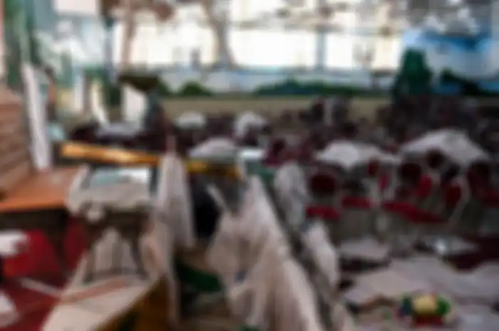 Kegembiraan dan perayaan berubah menjadi horor dan pembantaian ketika seorang pembom bunuh diri menargetkan aula pernikahan Afghanistan.