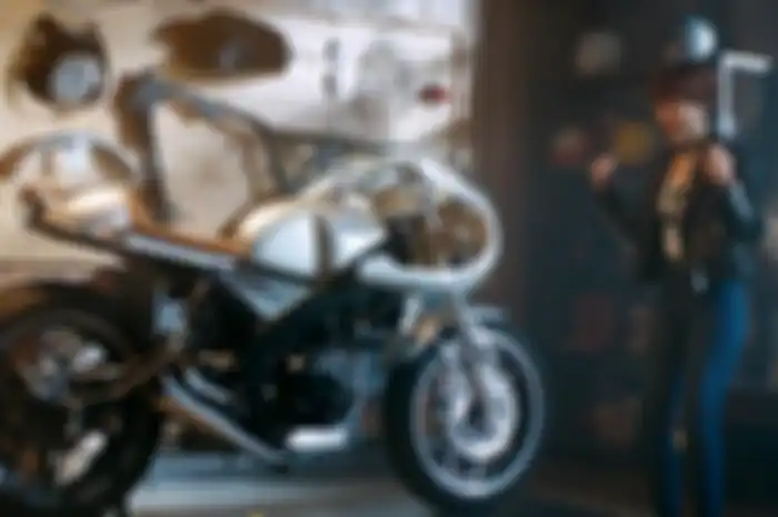 Yamaha XSR155 gaya cafe racer