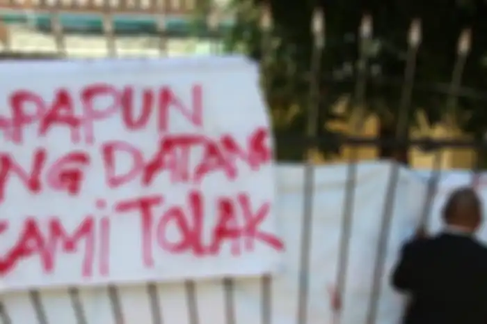 Sejak penangkapan 17 Agustus lalu, penghuni asrama Kamasan menutup diri. LBH Surabaya menyebut para mahasiswa Papua menghindari ancaman keselamatan diri mereka.