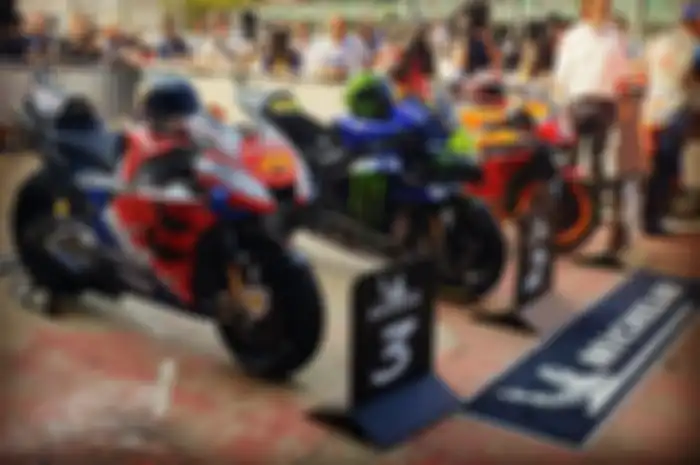 Marc Marquez, Valentino Rossi dan Jack Miller menempati start terdepan di raceday MotoGP Inggris 2019, (25/8/2019)