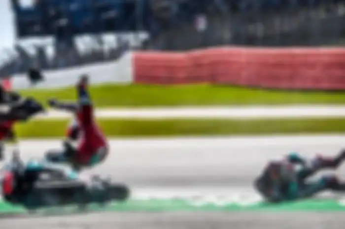 Fabio Quartararo dan Andrea Doviziso terlibat kecelakaan parah di MotoGP Inggris 2019.
