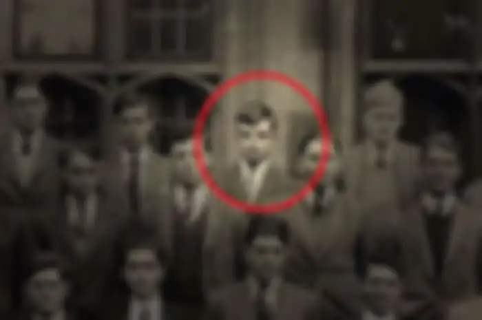 Alan Turing digambarkan sebagai pria yang jenius, tapi ia hidupnya berakhir tragis karena ia mengambil nyawanya sendiri.