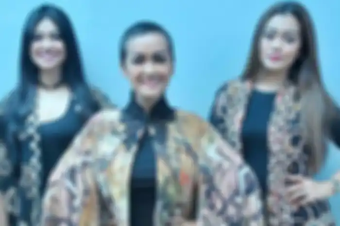 Julia Perez dan Adiknya