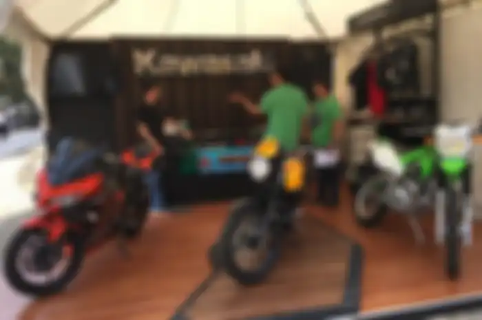 Booth Kawasaki di Otobursa Tumplek Blek 2019