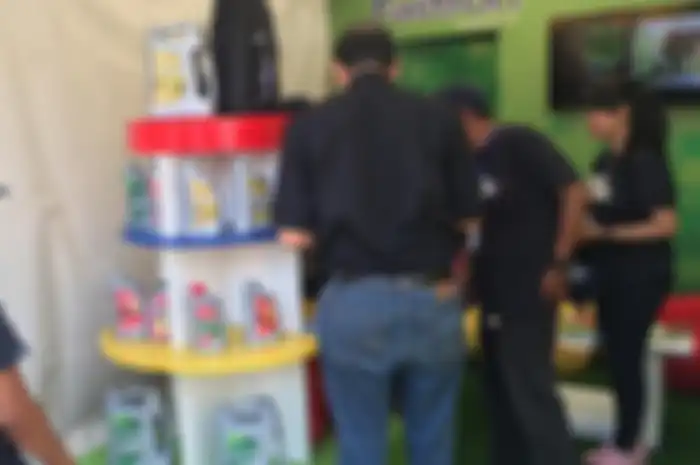 Diskon menarik di booth Pertamina Lubricant.