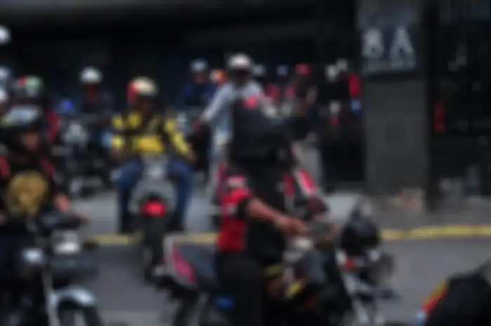 Ruaaar biasa, aksi heboh naik motor 13 km dari Mabes Otomotif Grup ke Parkir Timur Senaya  ke lokasi Otobursa Tumplek Blek 2019.