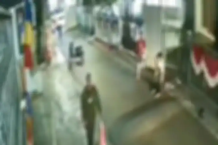 Gerombolan begal disergap dan diringkus tim Buser Polsek Kebayoran Baru, Jaksel.