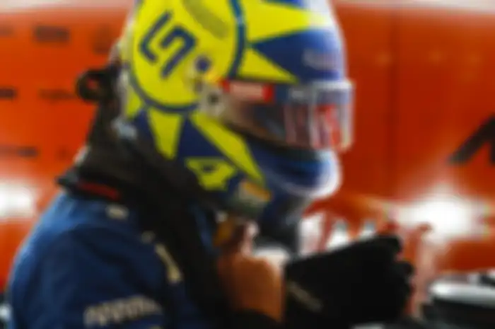 Helm desain Valentino Rossi, Luna el Sol, nongol di sirkuit Monza di ajang F1 Italia dipakai Lando Norris yang juga fanatikan berat Valentino Rossi