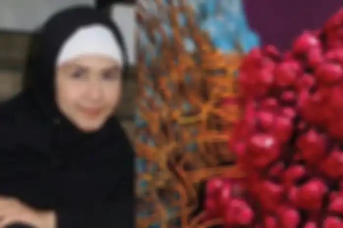 Aktris senior Ria Irawan dikabarkan harus menjalani perawatan intensif di rumah sakit karena sel kankernya kembali aktif dan mengalami metastasis.