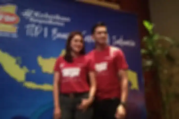 Darius Sinathrya dan sang istri Donna Agnesia