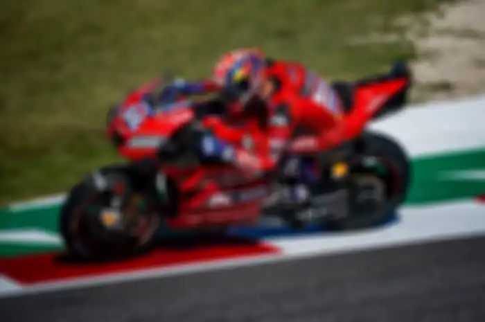 Motor MotoGP aplikasi perangkat mirip ajang motocross namanya hole shot device di Desmosedici GP19