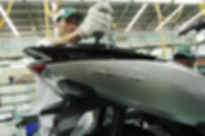 Ilustrasi membuka bodi motor Honda PCX