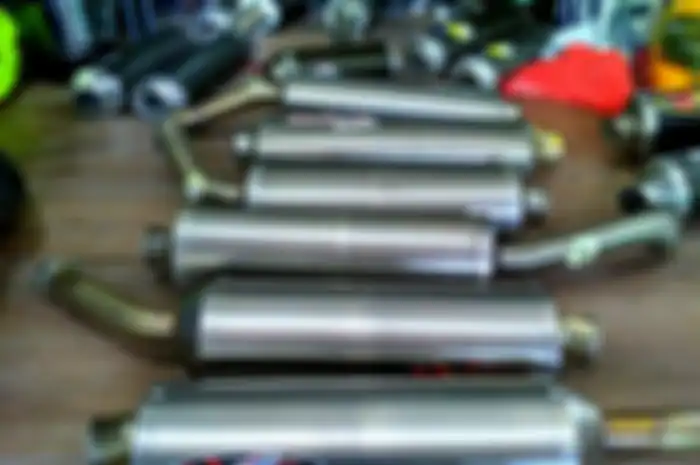 Pilihan knalpot titanium seken Jepang untuk Yamaha XMAX