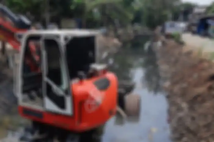 Kali Maja di Kalideres, Jakarta Barat, yang kian mengering saat musim kemarau, Kamis (19/9/2019). Hal ini menyebabkan warga setempat mengalami krisis air bersih setidaknya sebulan terakhir.