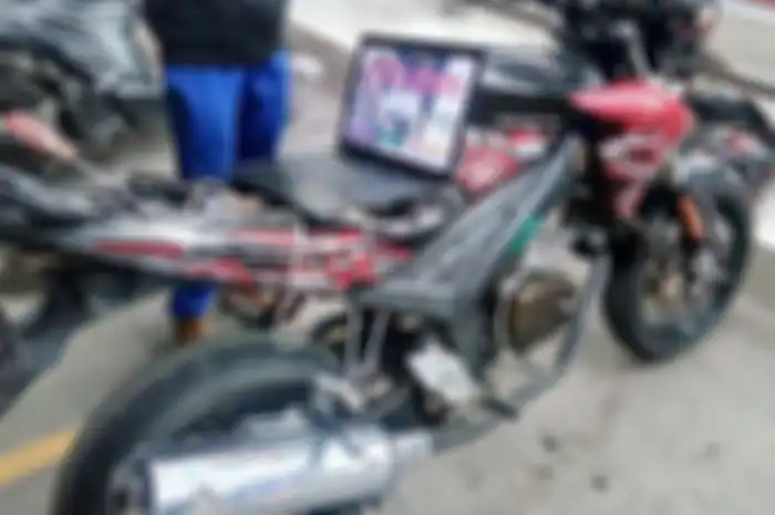 Yamaha V-ixion sedang remapping ECU