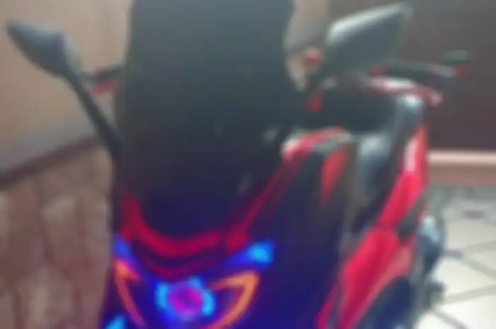 Skutik Yamaha NMAX 2019 full aksesoris.
