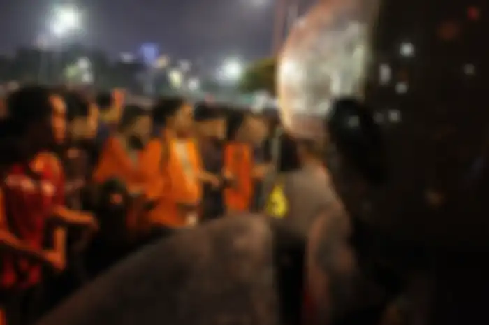 Polisi berjaga di Depan Gedung DPR/MPR, Jalan Gatot Subroto, Senayan, Jakarta Pusat, Senin (23/9/2019).