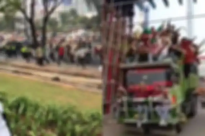 Para pelajar STM yang berkumpul untuk serukan aksi tolak RUU kontroversial di DPR