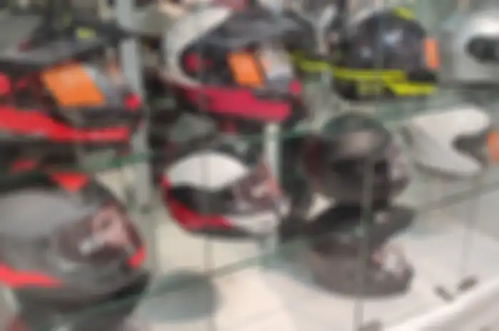 Ilustrasi helm impor. Varian helm Schuberth yang dijual di Juragan Helm