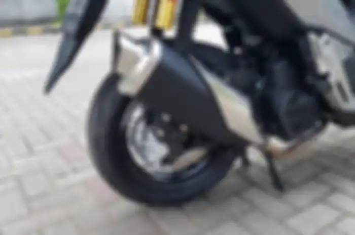 Knalpot replika X-ADV terpasang di Honda ADV150