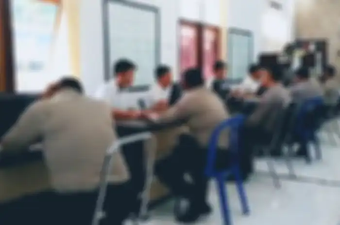 Suasana pemeriksaan 9 oknum polisi yang jadi tersangka