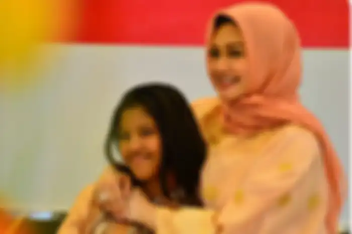 Yuk, kepoin fashion Diandra Minunet, anak sambung Bella Saphira!