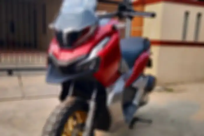 Pasang duck fender di skutik adventure Honda ADV150.